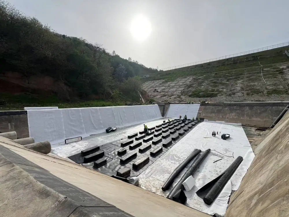 The reasons for adding a protective layer to geosynthetic membranes during construction